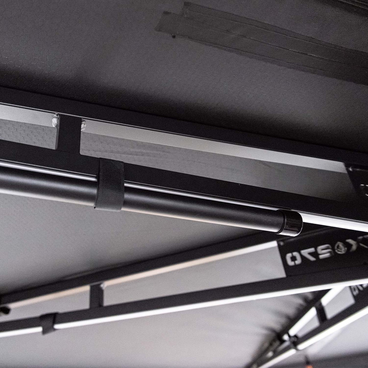 23Zero Onyx 270 Awning - 6 Arm Left + Bracket Kit 2 - 230AW270OXL-BK2