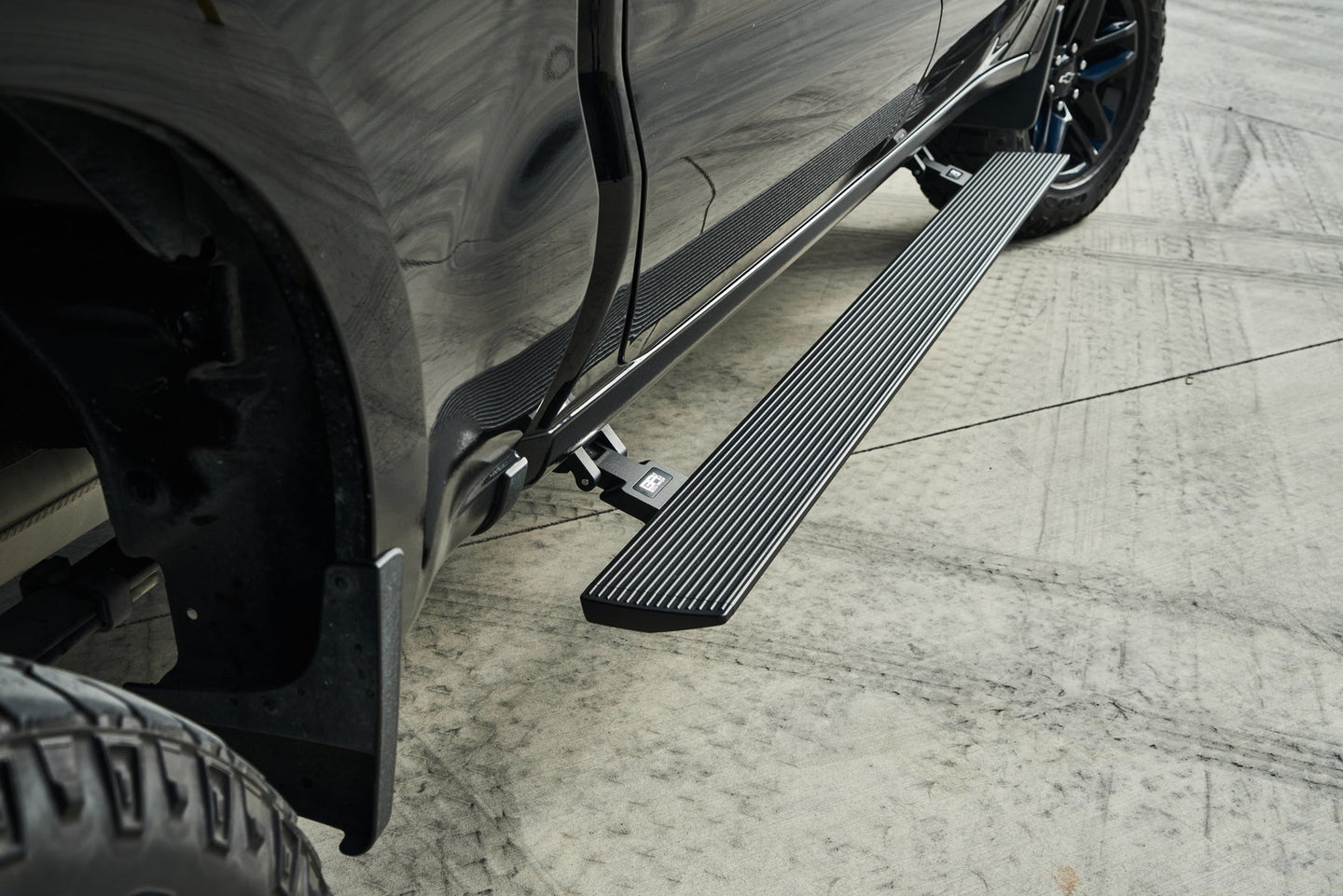 Body Armor 4x4 Ford F-150/Raptor/Lightning/F-250/350 E-Power Board Steps - Image 1