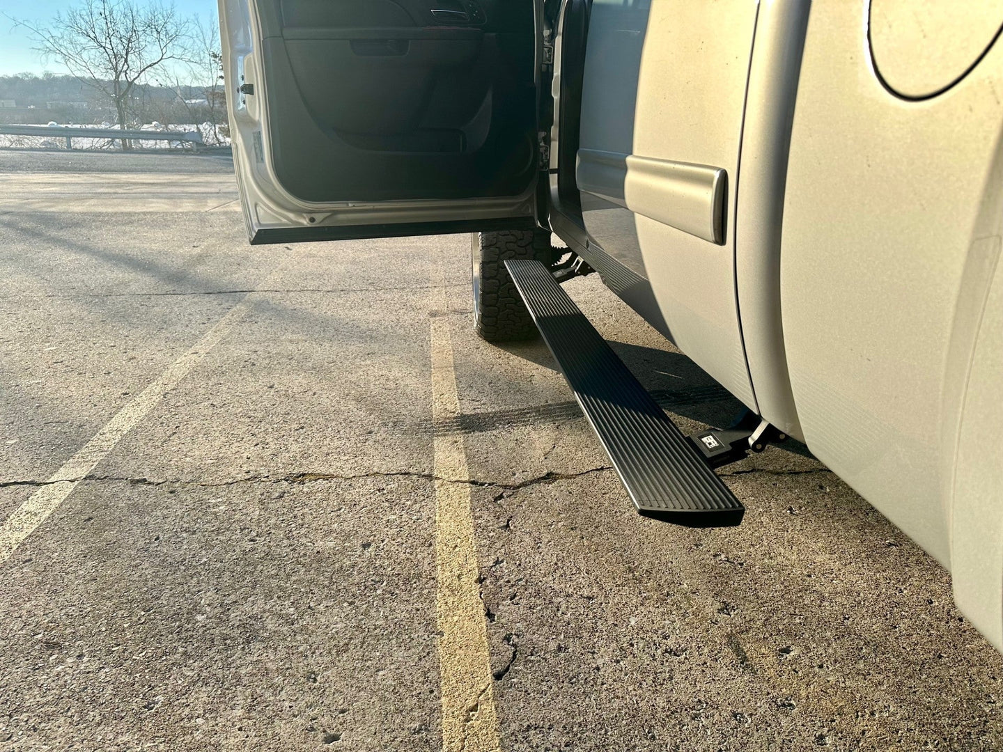 Body Armor 4x4 Chevy Silverado/GMC Sierra 1500/2500/3500 E-Power Board Steps (2007-2018) - Image 6